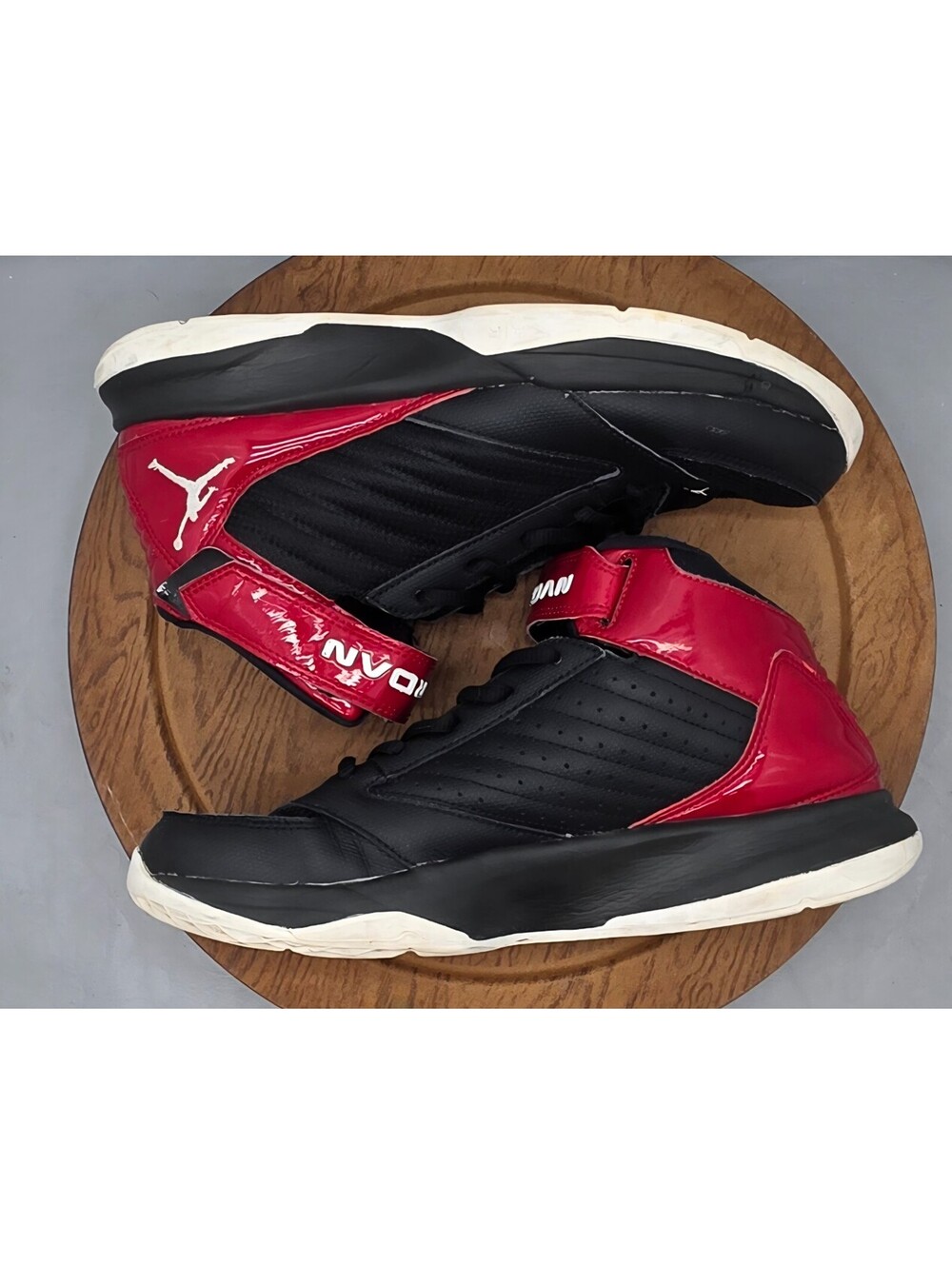 🔥 Air Jordan BCT 3 Mid Black Red - Mens Sz 8. - Basketball Sneakers 848786-002